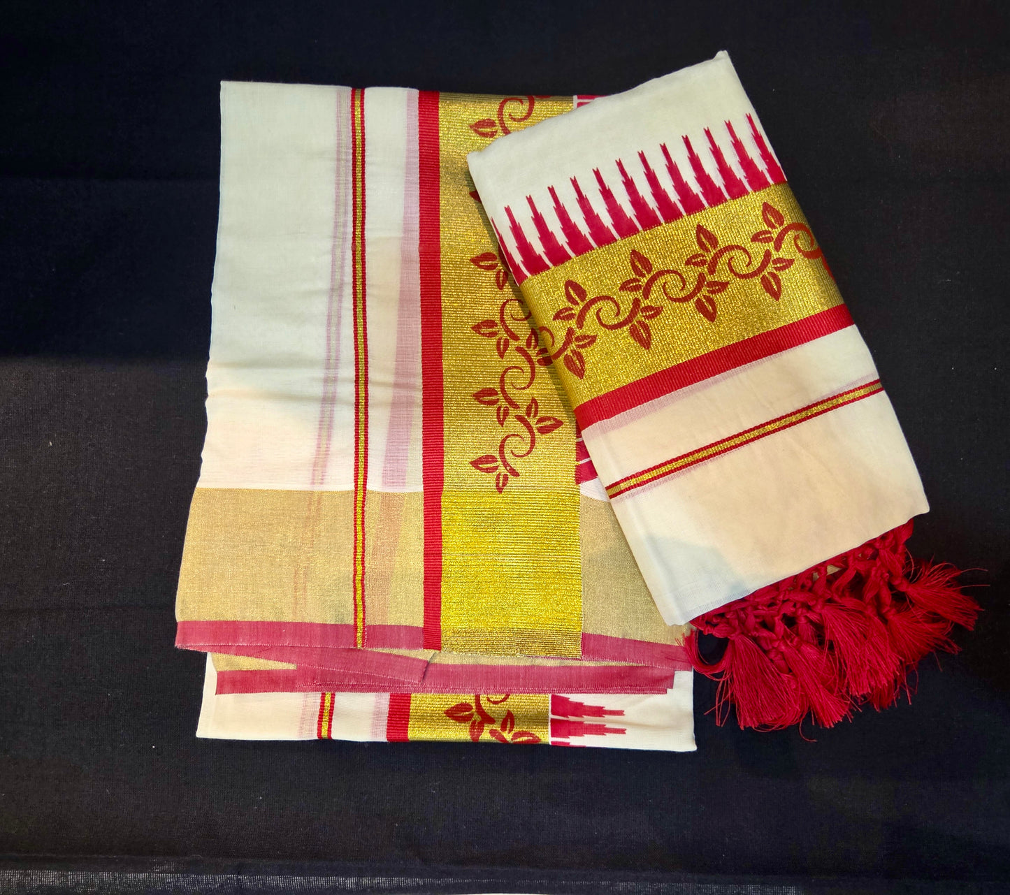 Set mundu with Ready made silk blouse (fits up to 3xL)