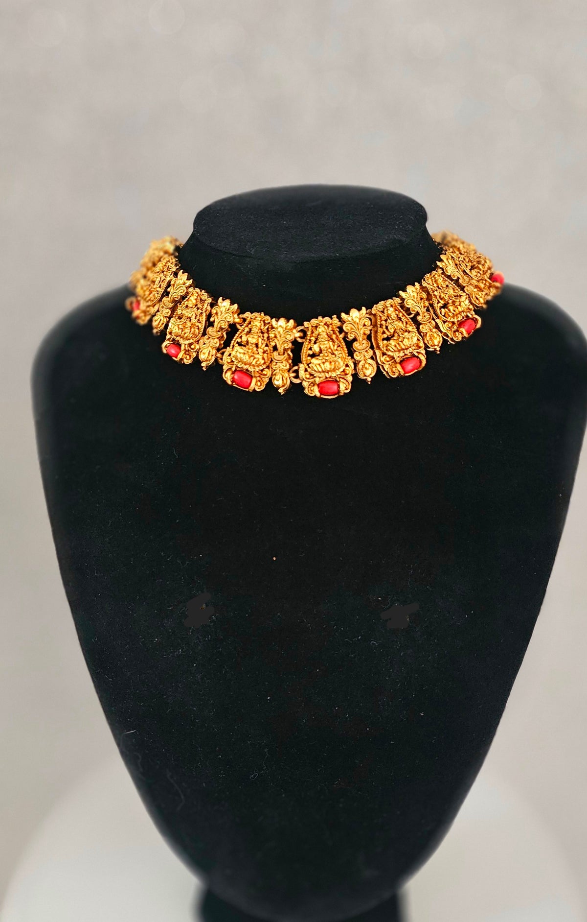 Beautiful Temple coral Necklace set