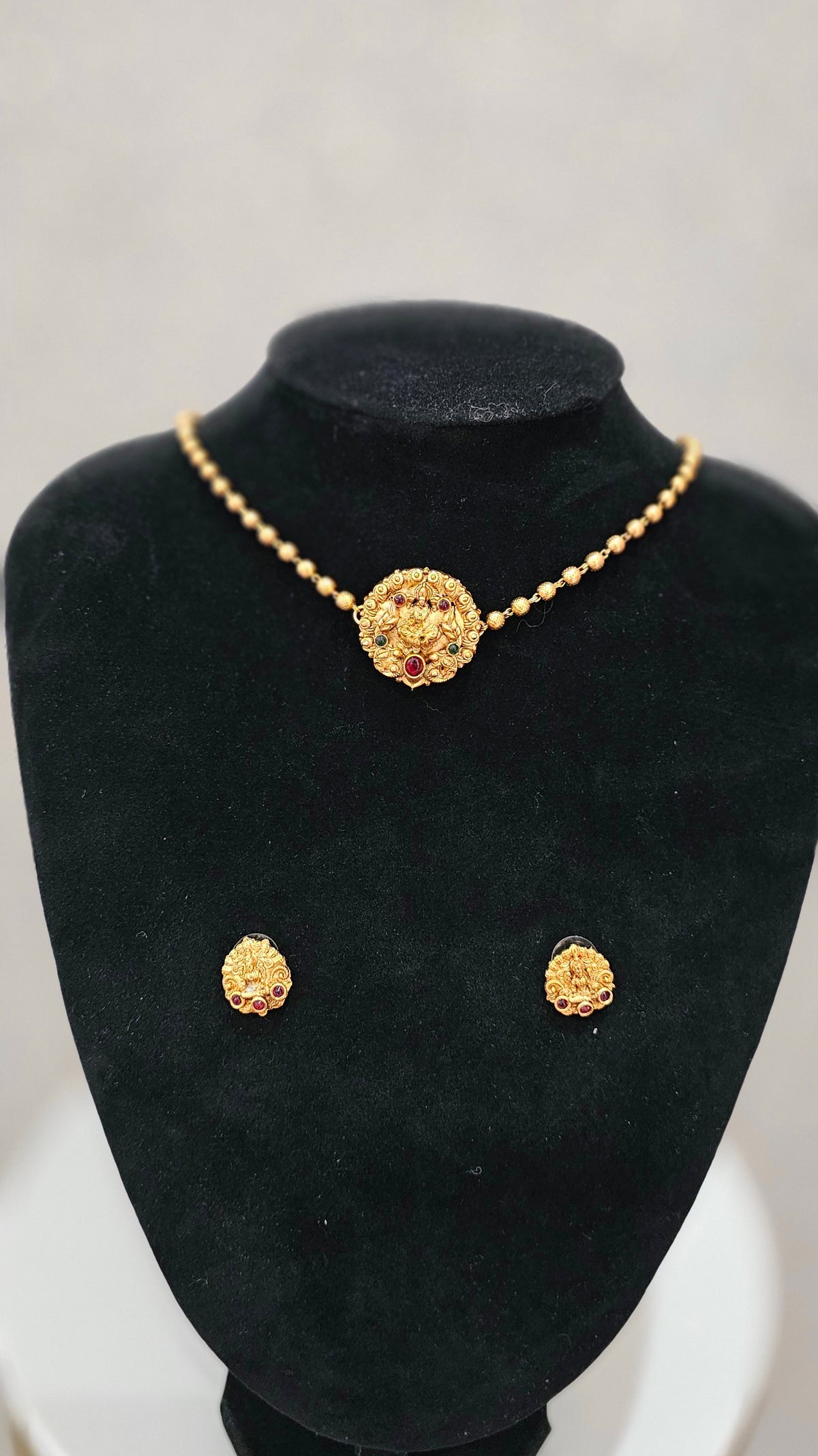 Beautiful choker/necklace
