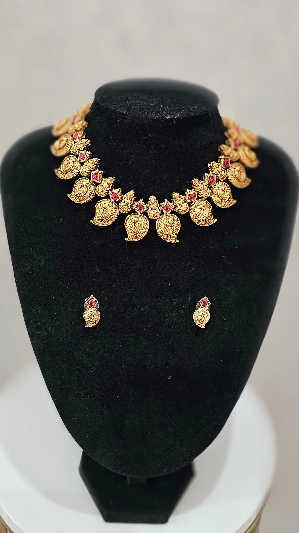 Premium quality Beautiful Necklace