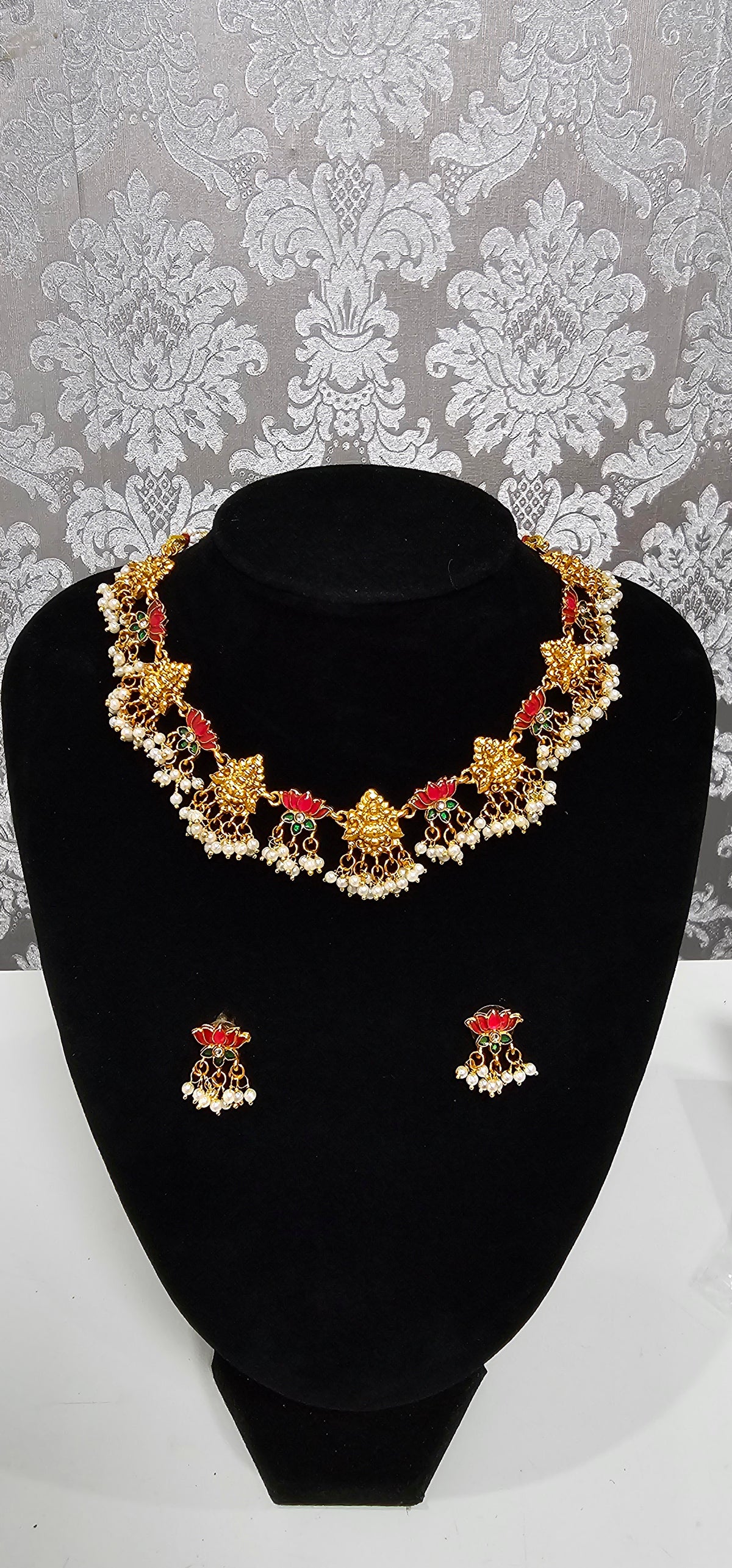 Beautiful lotus necklace