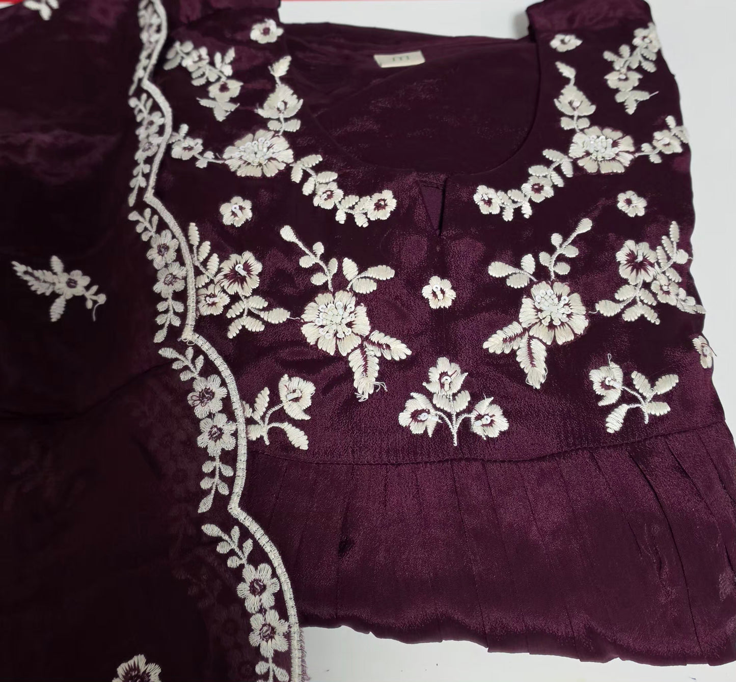 Pure chinnon embroidered three piece suit 💕 (wine)
