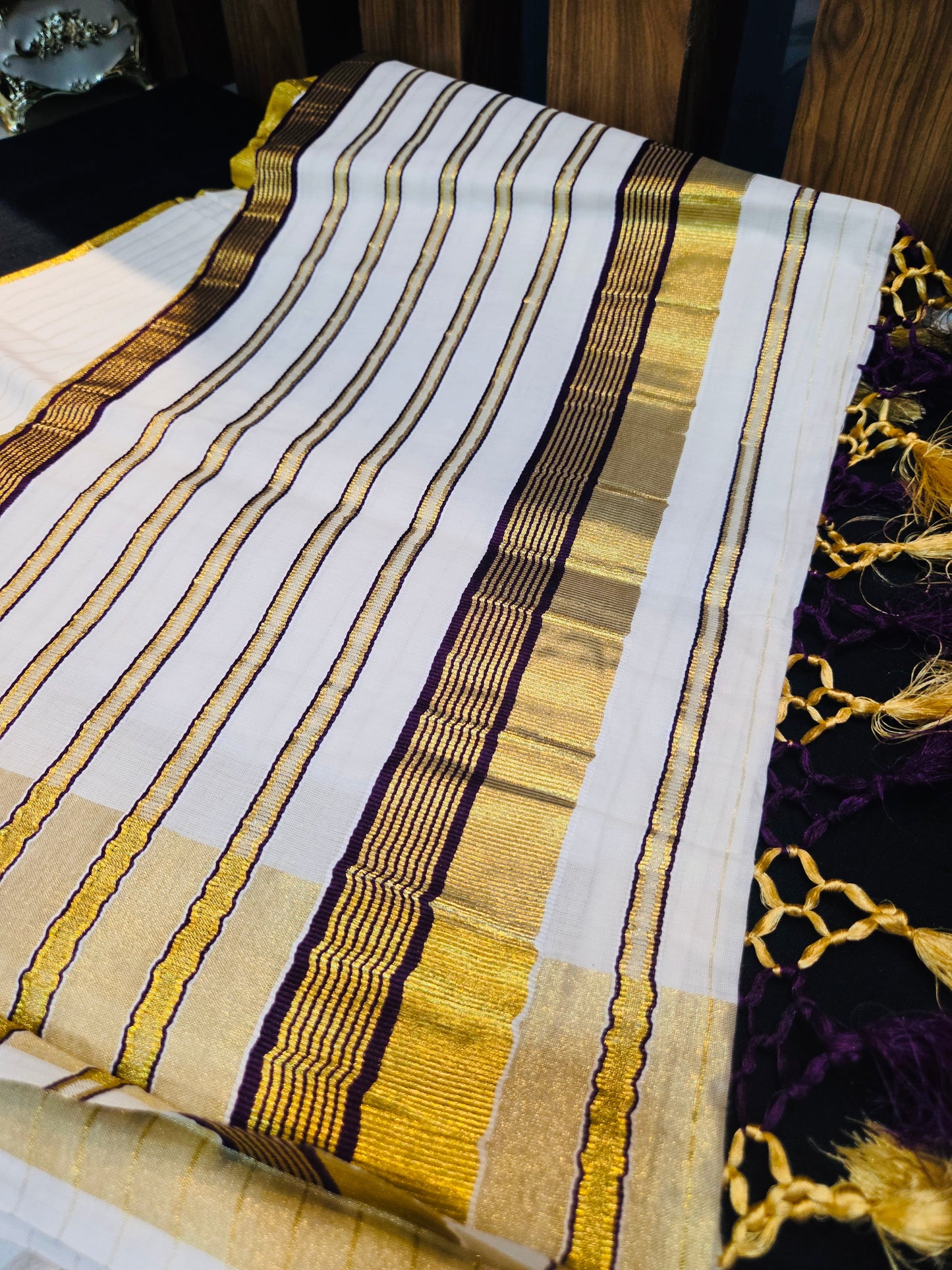 Beautiful premium set saree for Onam ( purple)