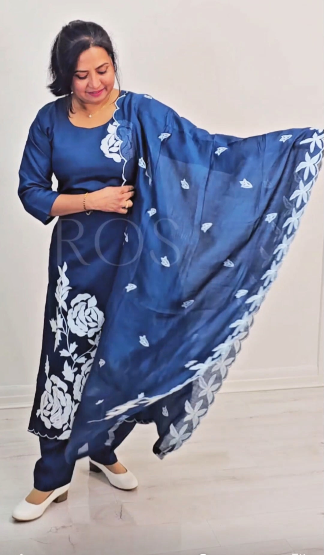 Stunning Silk heavy embroidered three piece suit 💕