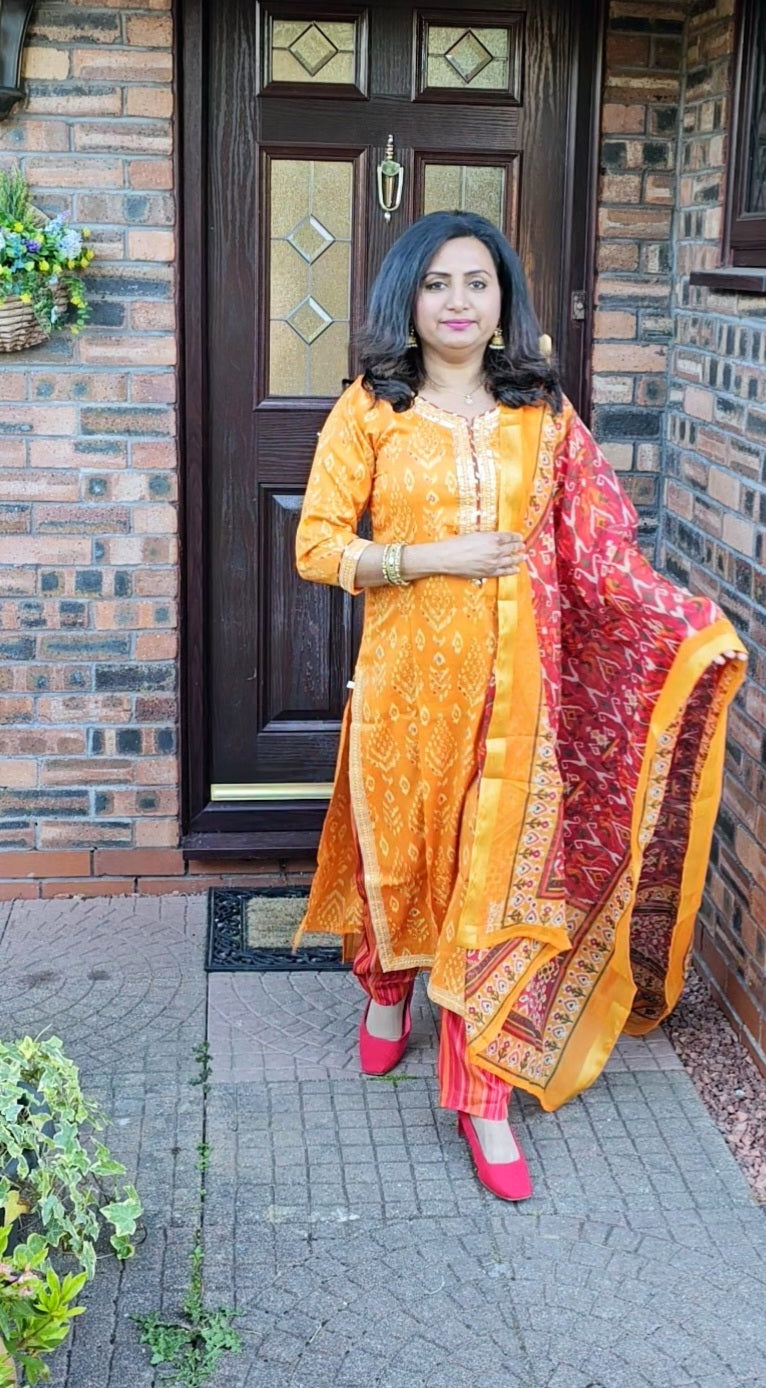 Beautiful three piece suit with maheshwari printed dupatta