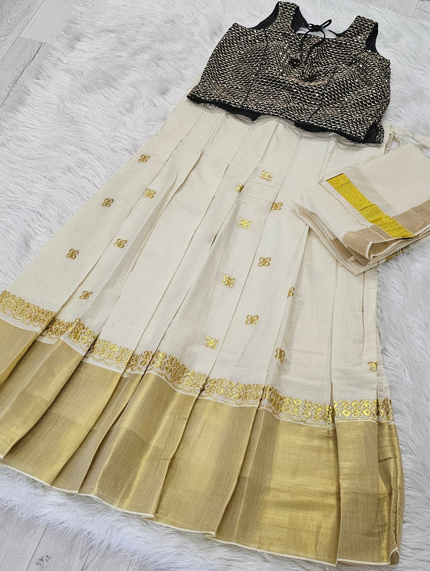 Beautiful Onam ready to wear Dhavani set