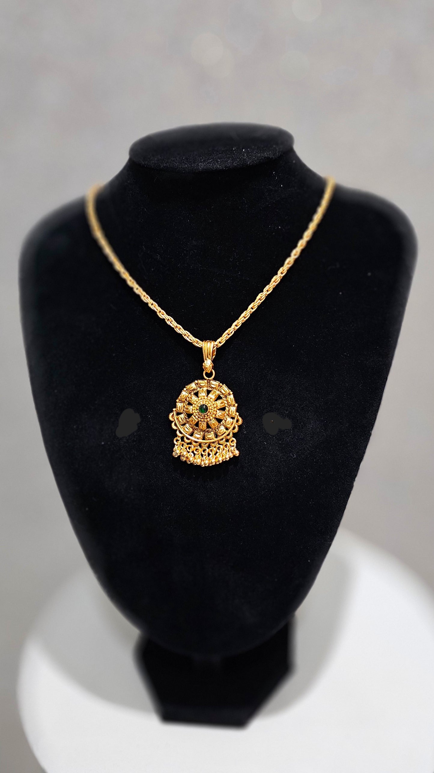 Pendant set -