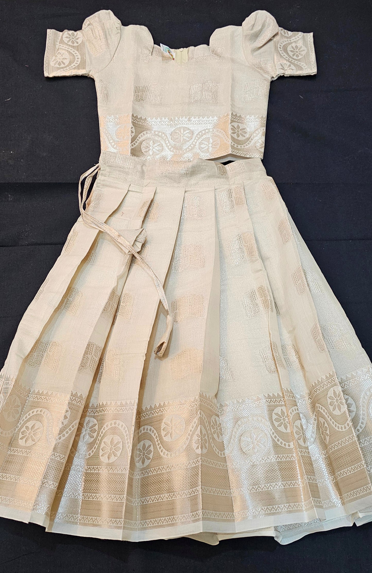 Stunning girls Onam skirt and top