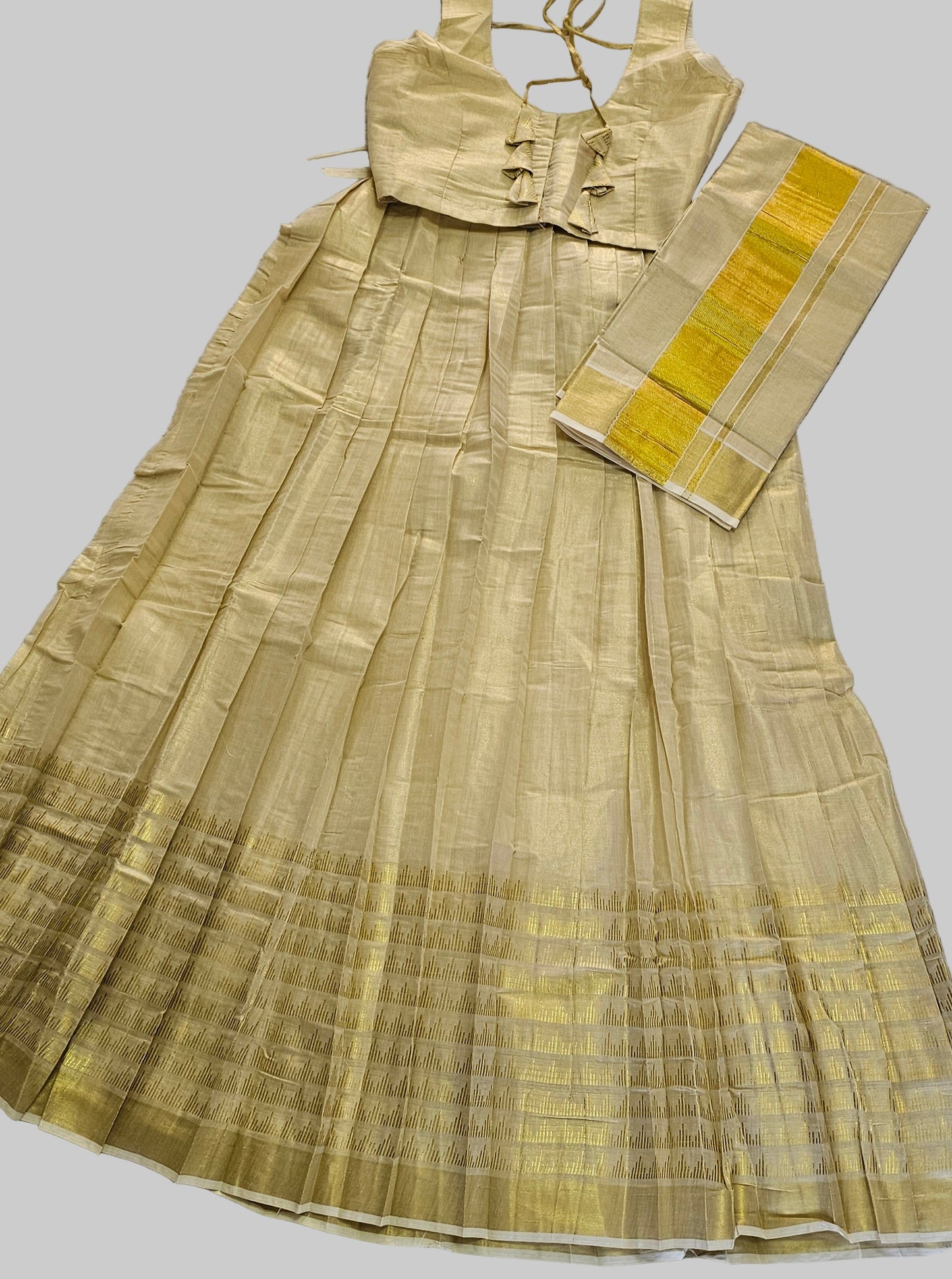 Soft tissue silk dhavani for Onam or any occasion
