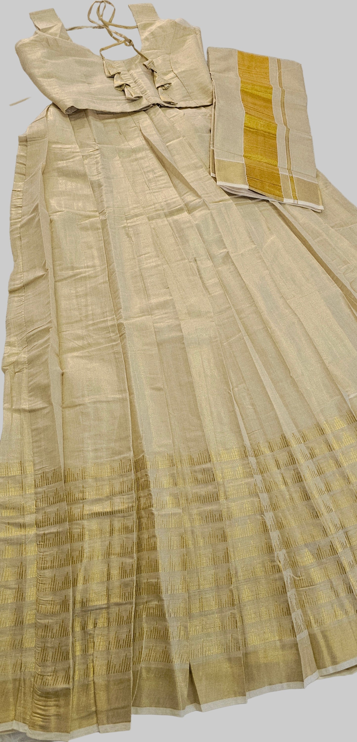 Soft tissue silk dhavani for Onam or any occasion
