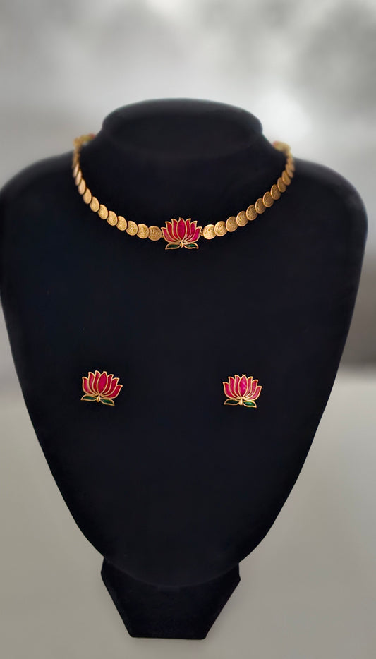 Stunning coin necklace set