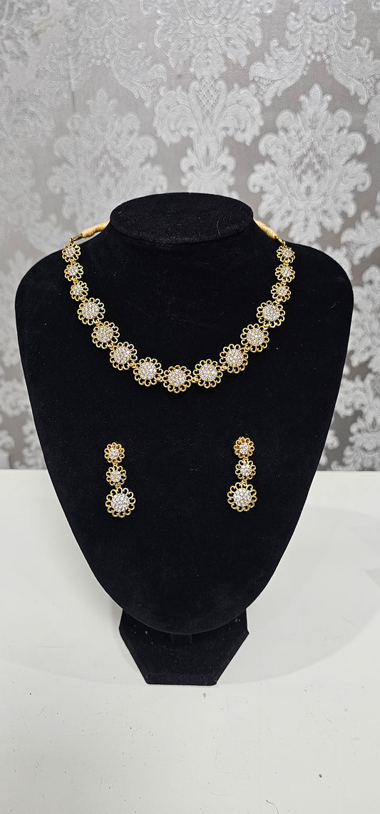 Stone worked necklace