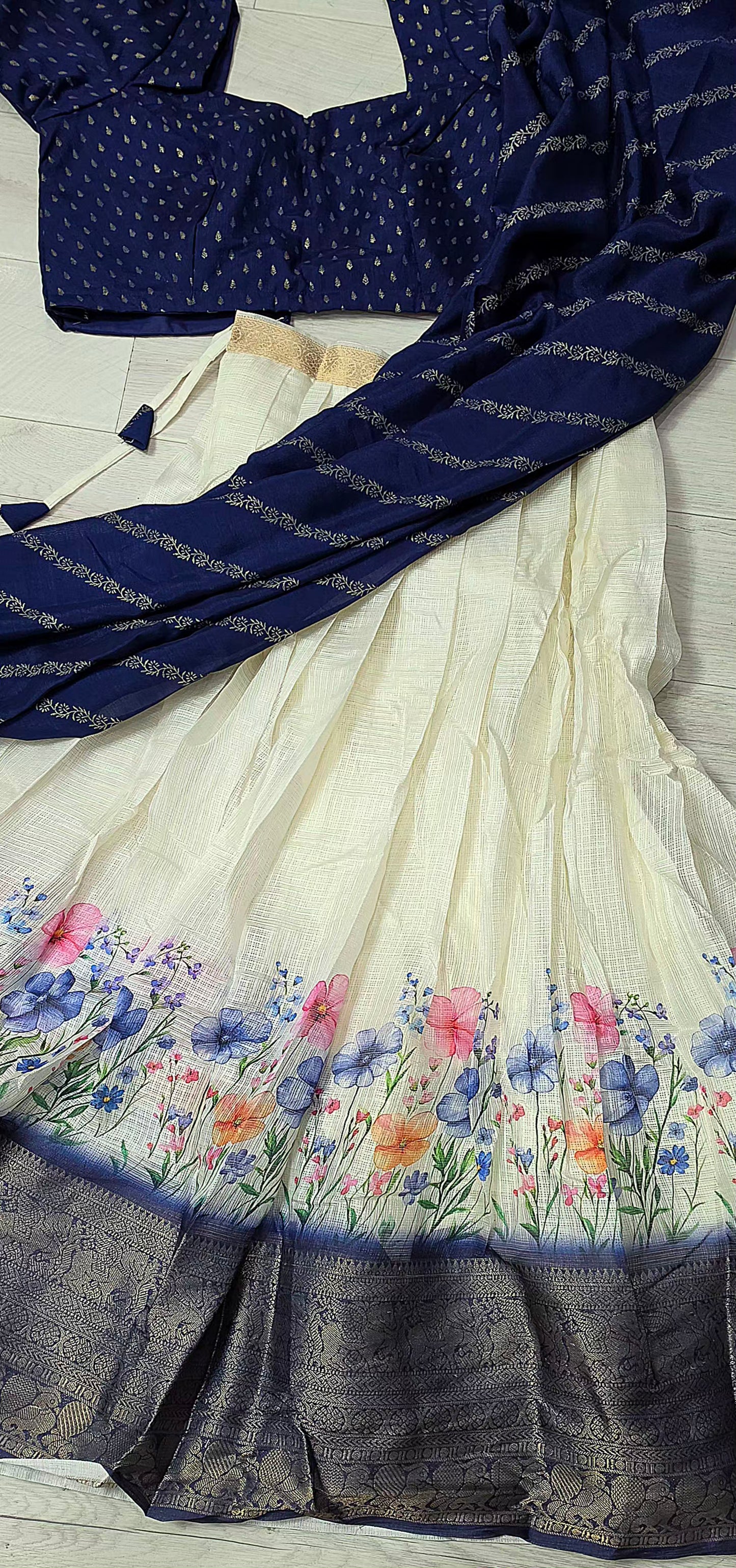 Beautiful readymade dhavani set 💕