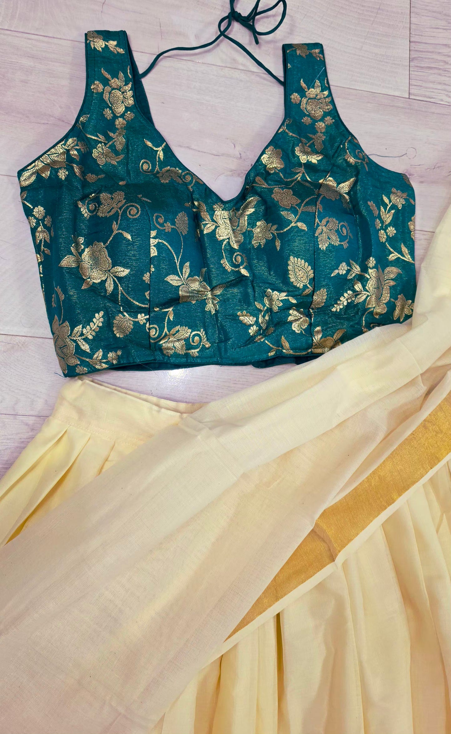 Beautiful cotton dhavani with brocade blouse ( Rama green)