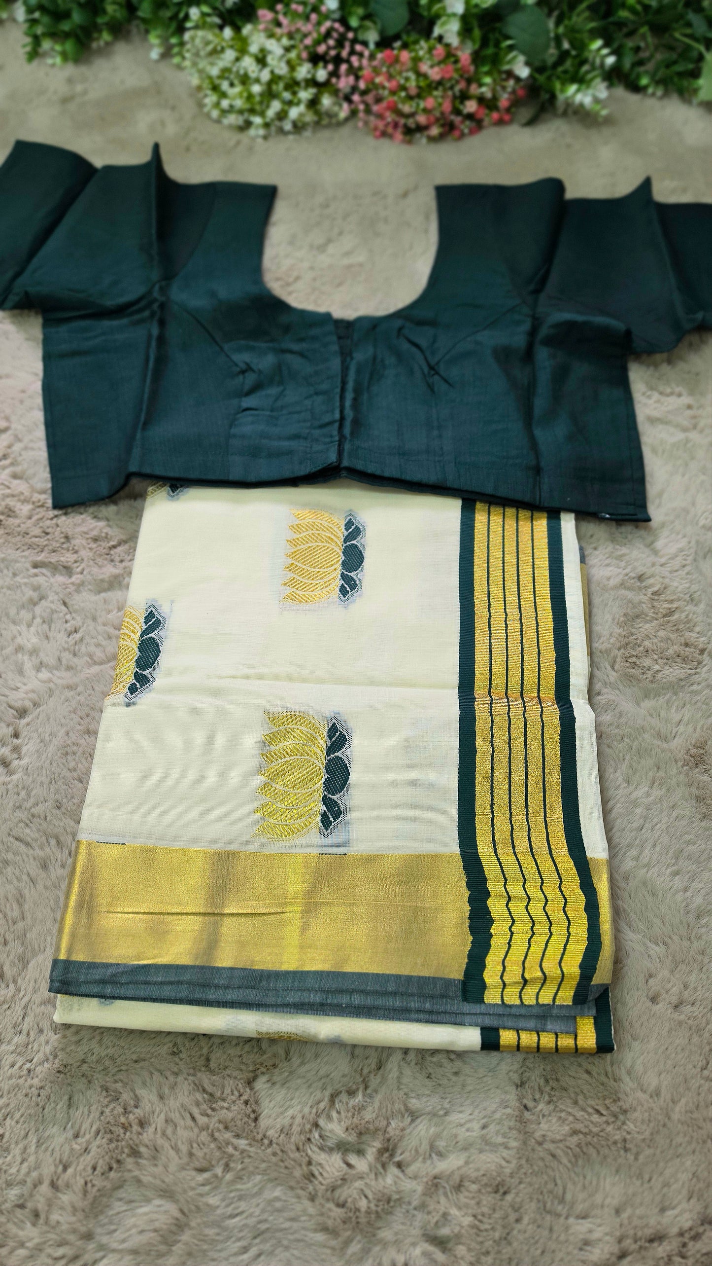 Beautiful Onam set saree with matching ready made blouse 💕 ( green)
