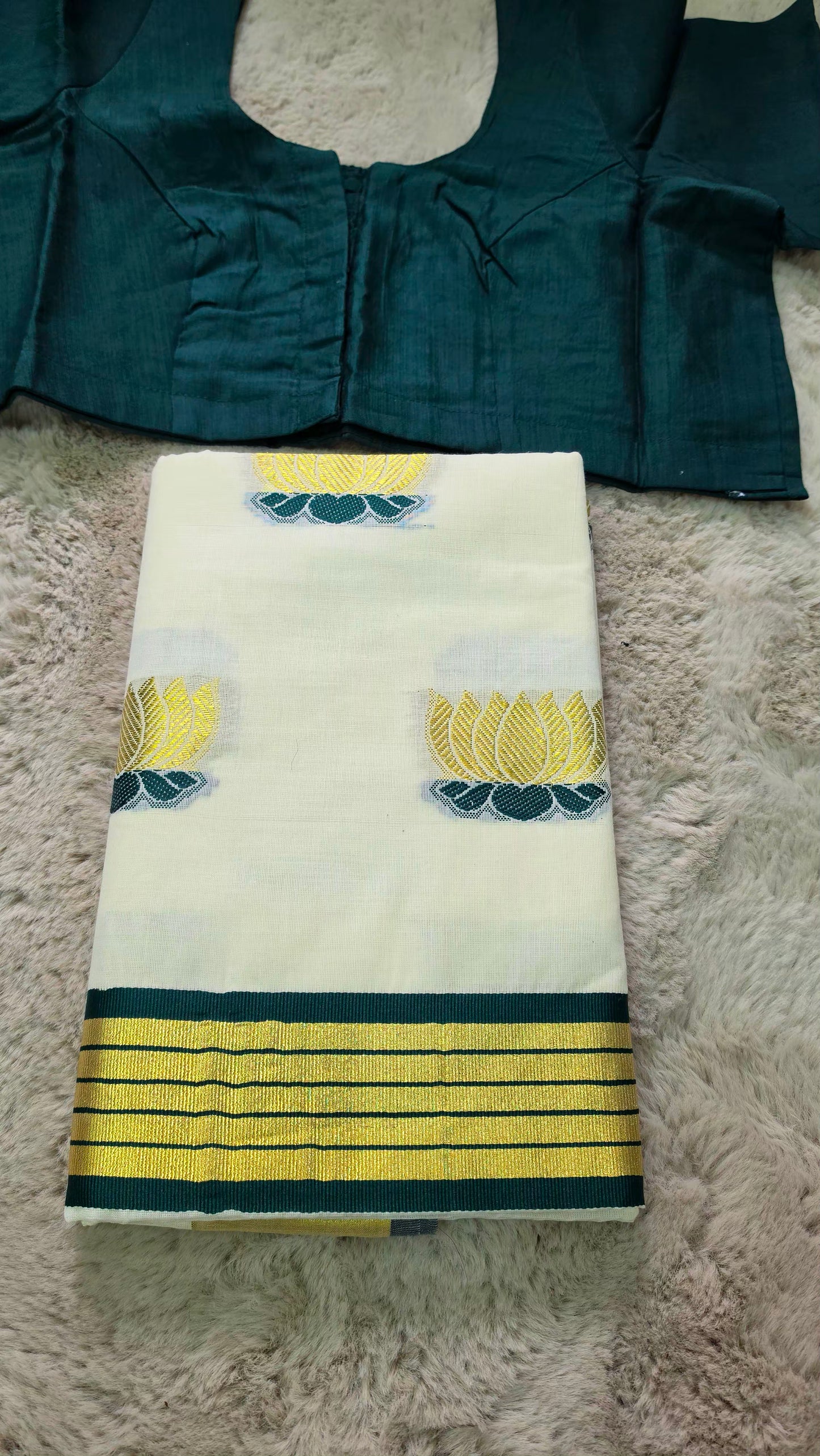 Beautiful Onam set saree with matching ready made blouse 💕 ( green)