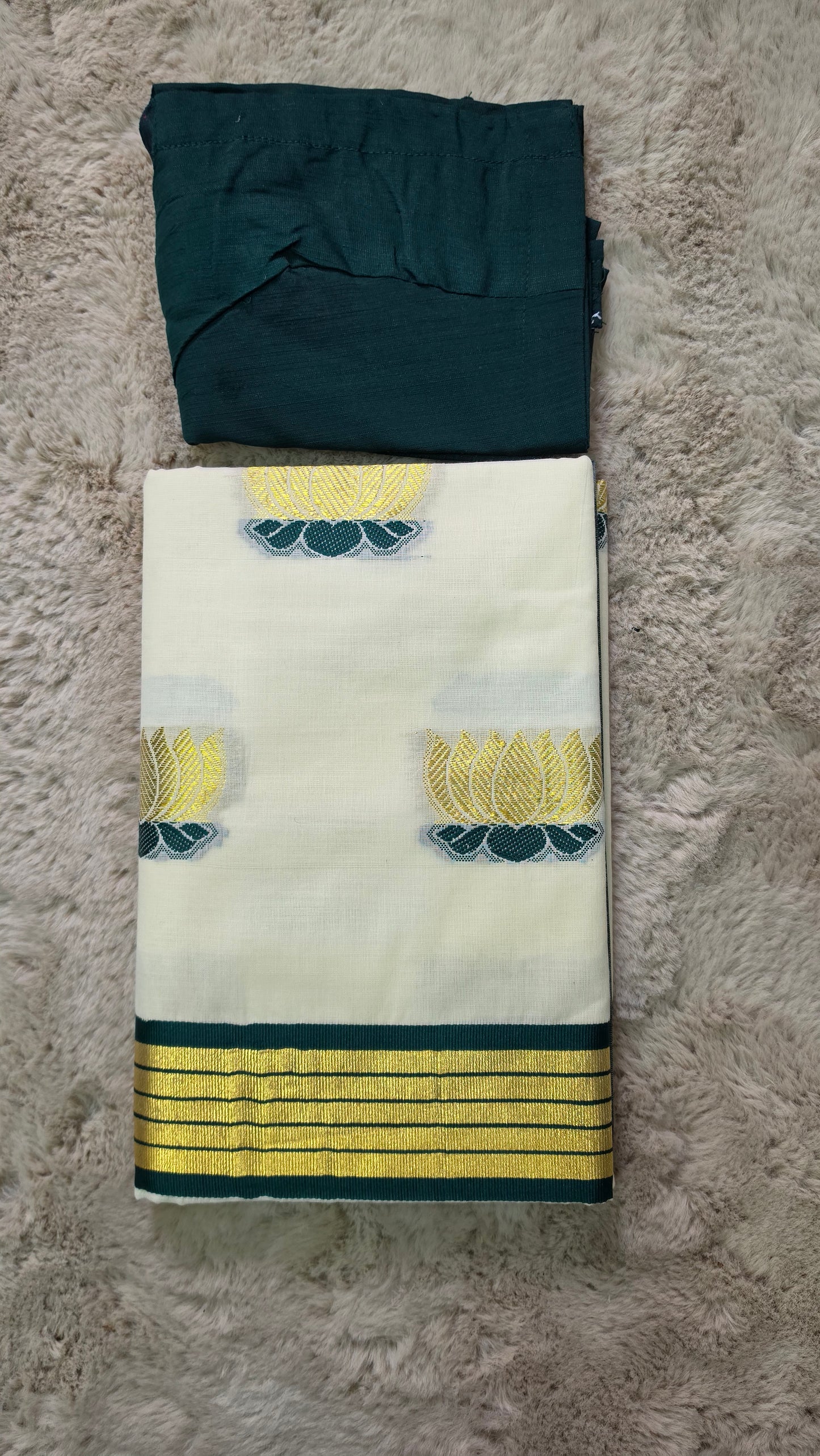 Beautiful Onam set saree with matching ready made blouse 💕 ( green)