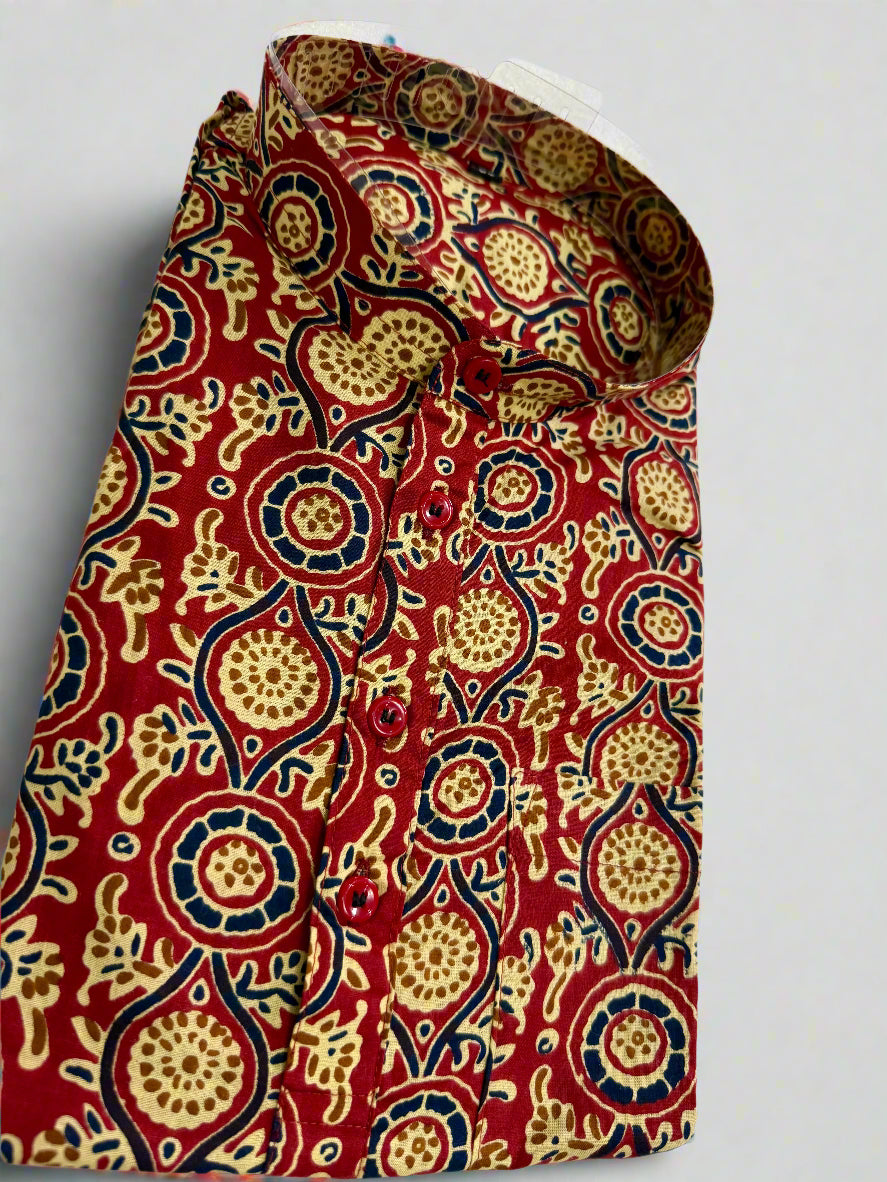 Stylish Red patterned Kurta and Dhoti combo.