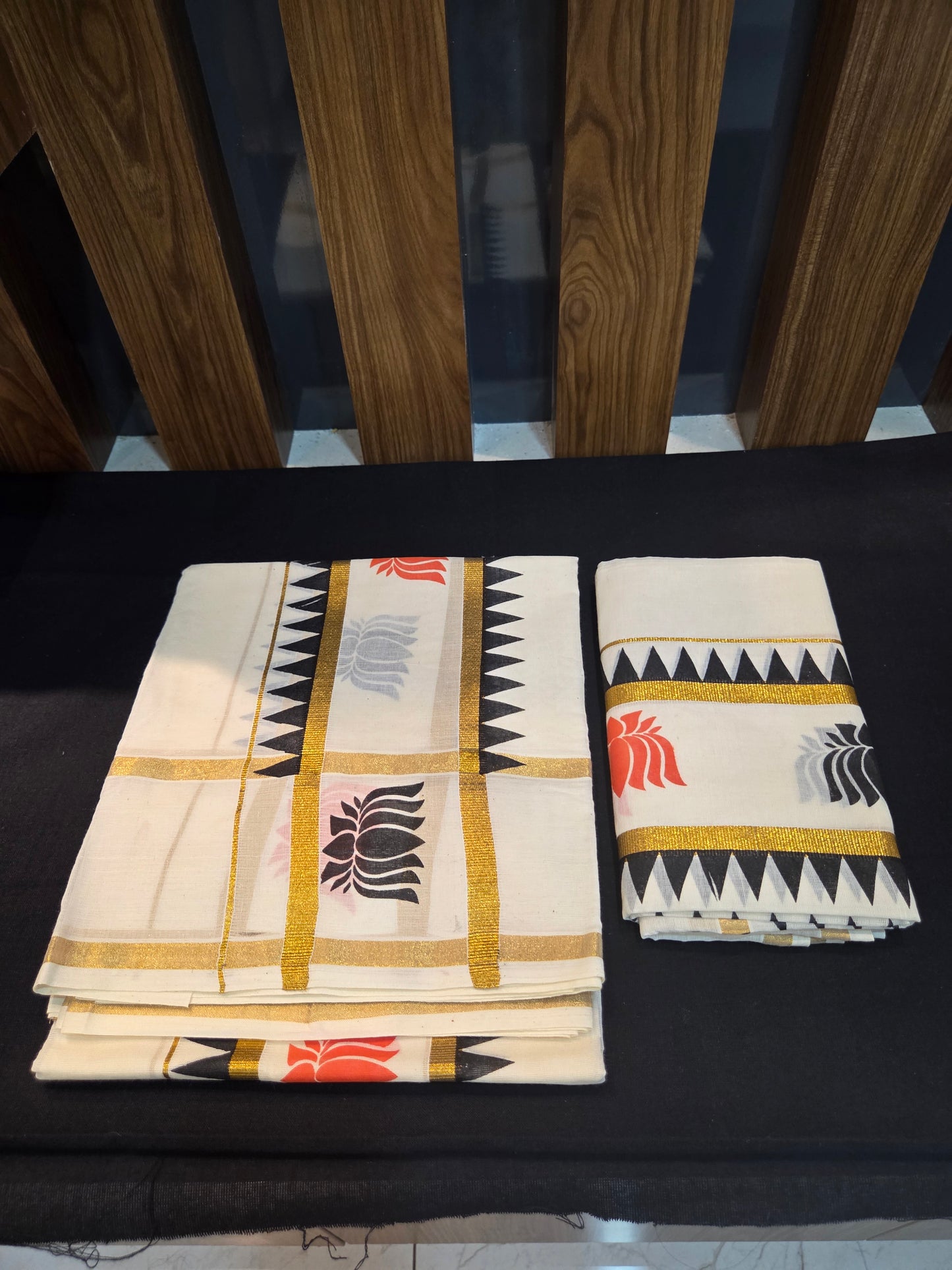 Set Mundu^