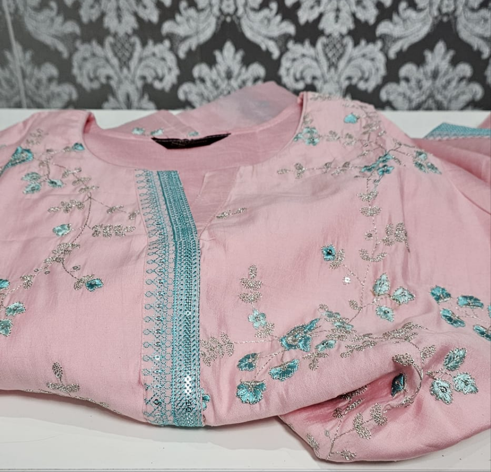 Silk fully embroidered three piece suit 💕