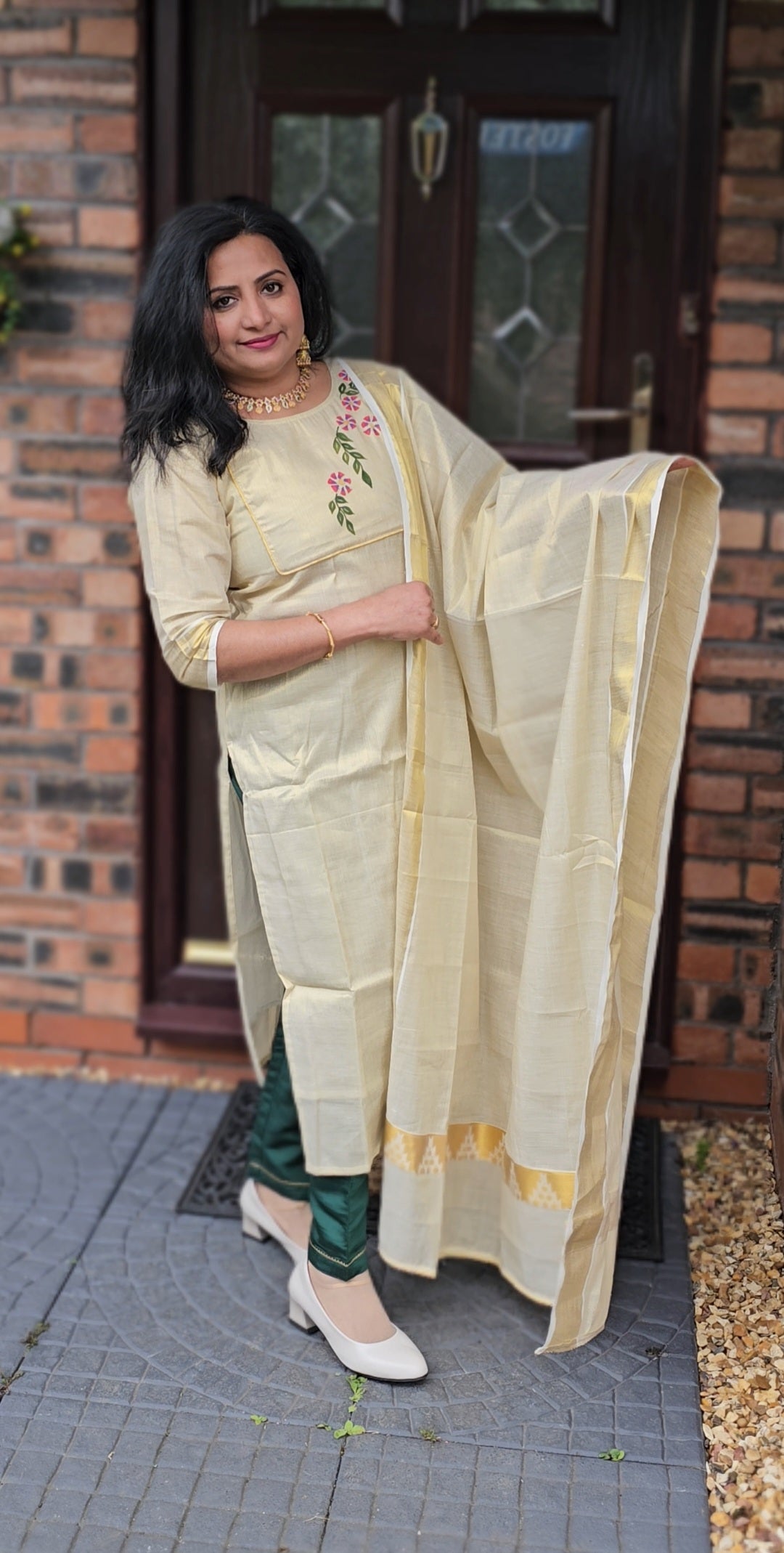 Beautiful Hand brushed Onam tissue three piece suit 💕