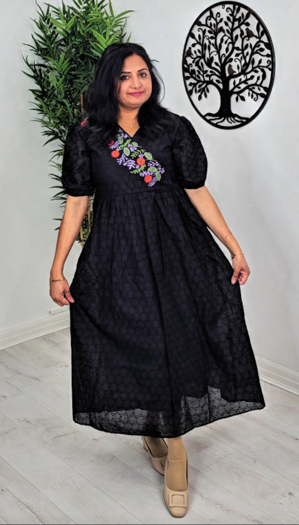 Beautiful hakoba embroidered A-line dress