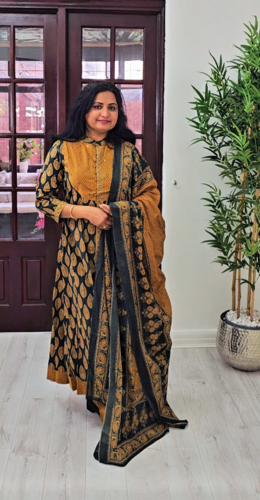 Pure cotton A-line three piece suit