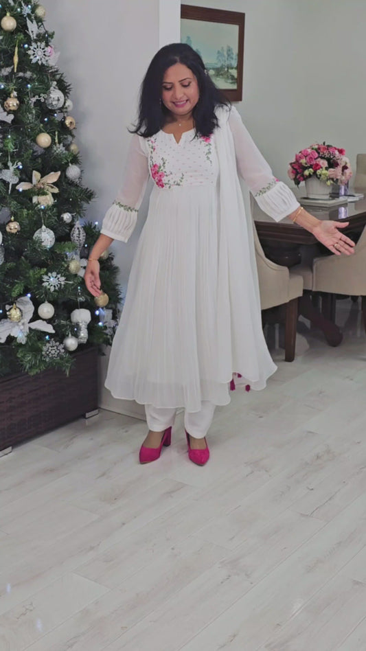 Stunning faux georgette party wear three piece kurti set 💕