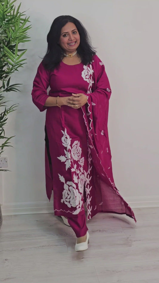 Stunning Silk heavy embroidered three piece suit 💕