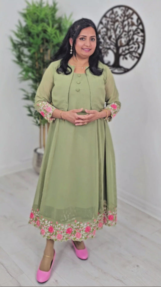Beautiful embroidered & scalloped dress with shrug 💕